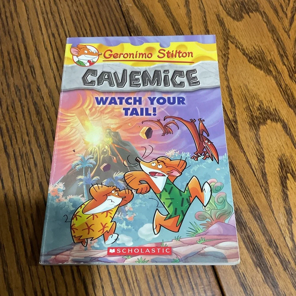 2 Geronimo Stilton and 2 Marvel Comic X-men & Spider-Man Chapter Books Set